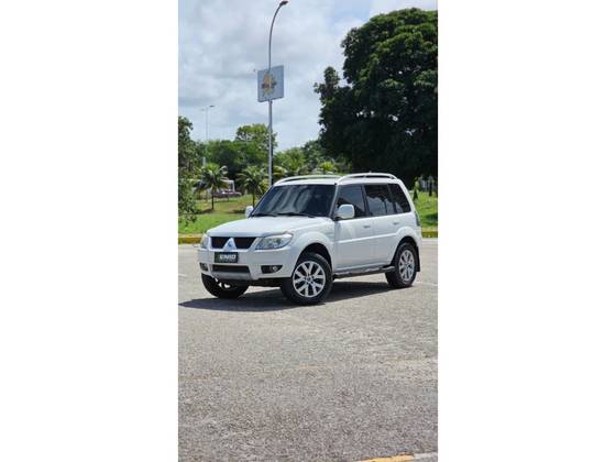 MITSUBISHI PAJERO TR4 2.0 4X2 16V 140CV FLEX 4P MANUAL MITSUBISHI PAJERO TR4 2.0 4X2 16V 140CV FLEX 4P MANUAL